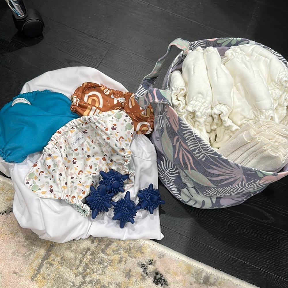 Esembly cloth diaper bundle (size 1)